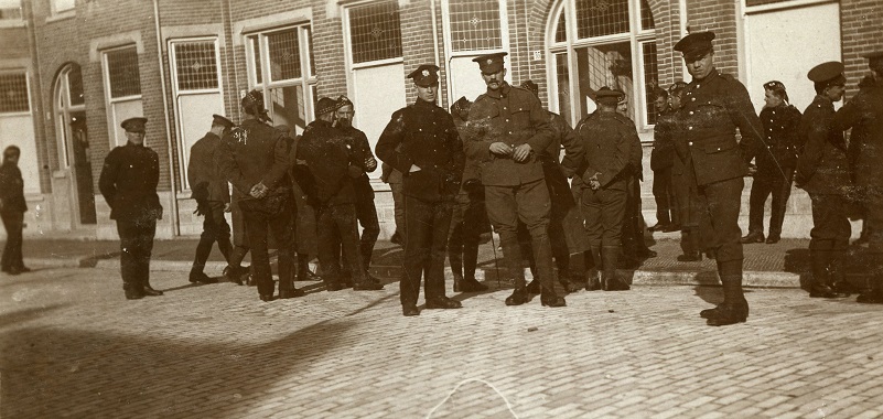 Britse militairen op de Ieplaan 1917. Foto: G.C. van der Zwart
