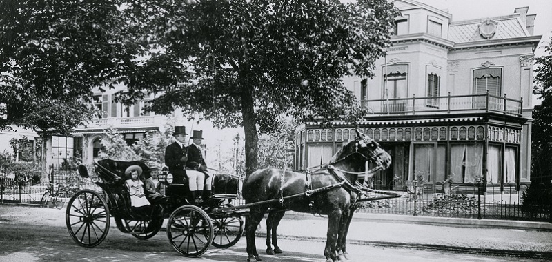 Huize Kinderdijk aan de van Stolkweg. Hier wonde de familie Rutgers-Smit in 1903. Fotograaf onbekend