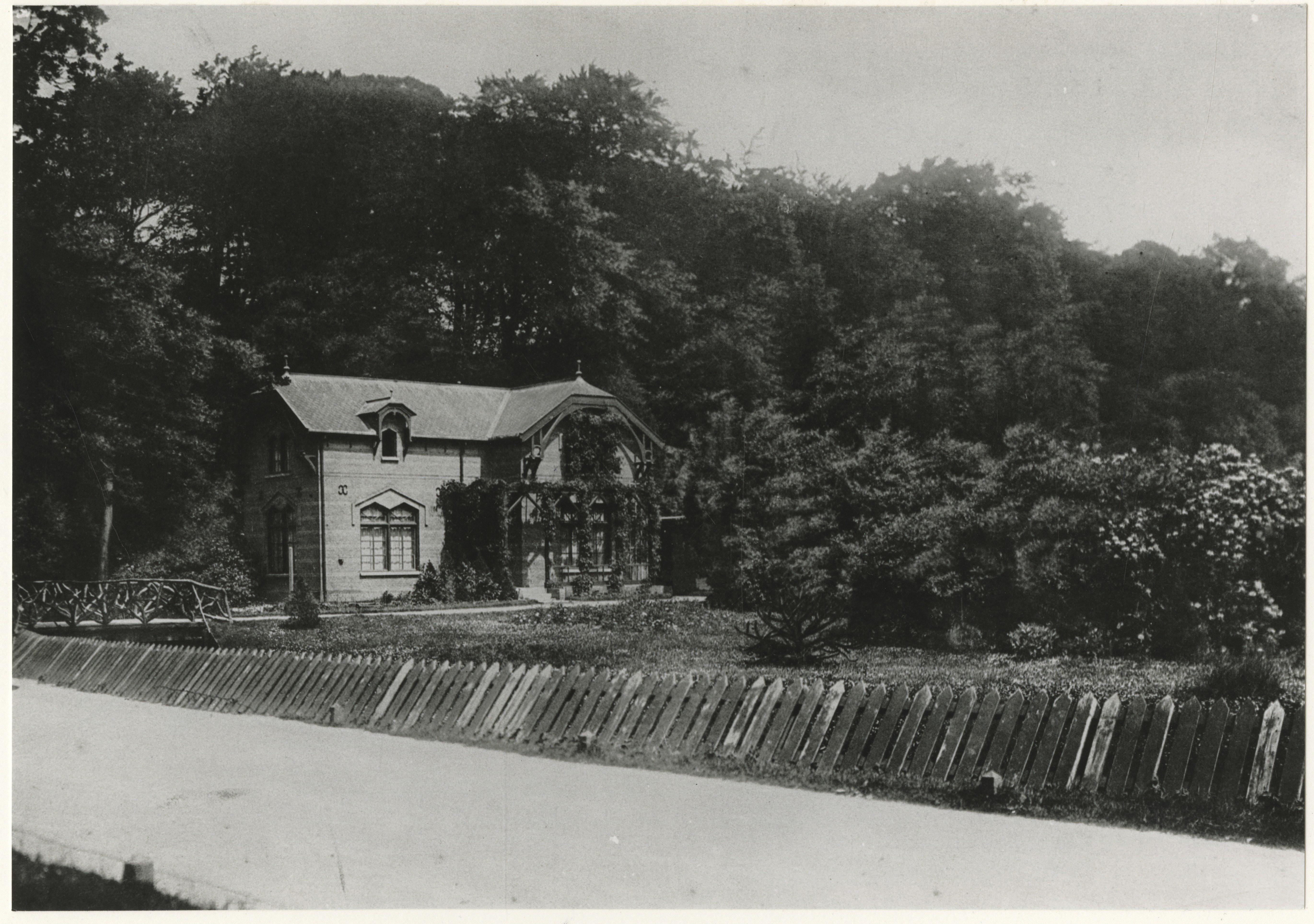 Hertenkamp op de Koekamp Boswachterswoning. 1900 fotograaf onbekend