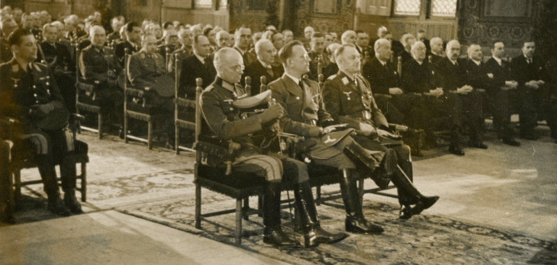 1940, installatie van Dr. A. Seyss-Inquart als Rijkscommissaris in de Ridderzaal, geflankeerd door de generaals Von Falkenhausen en Christiansen