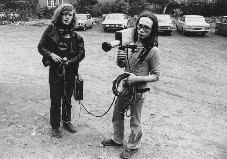 Rien Hagen en Jan Blom met de Portapak, 1974