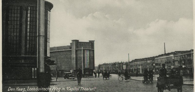 Loosduinseweg, op de achtergrond (links) het Capitol Theater ca. 1935.