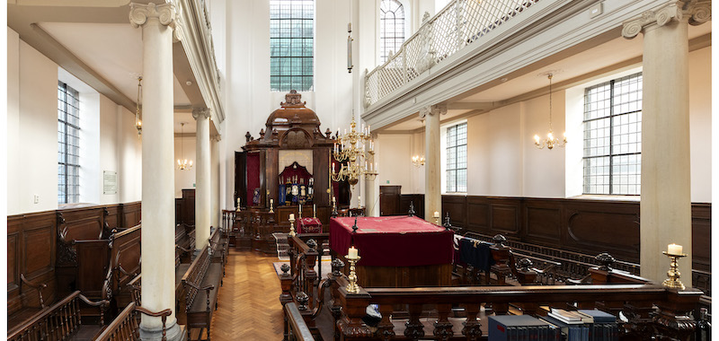 Het interieur van de synagoge (foto LJG Den Haag)