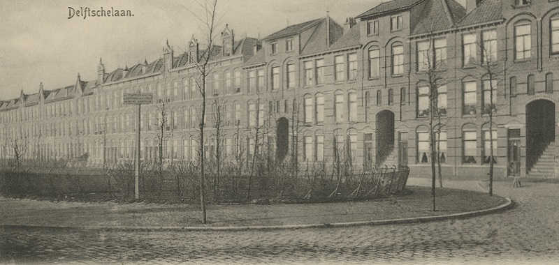 Portiekwoningen aan de Delftselaan, 1904. Fotograaf onbekend