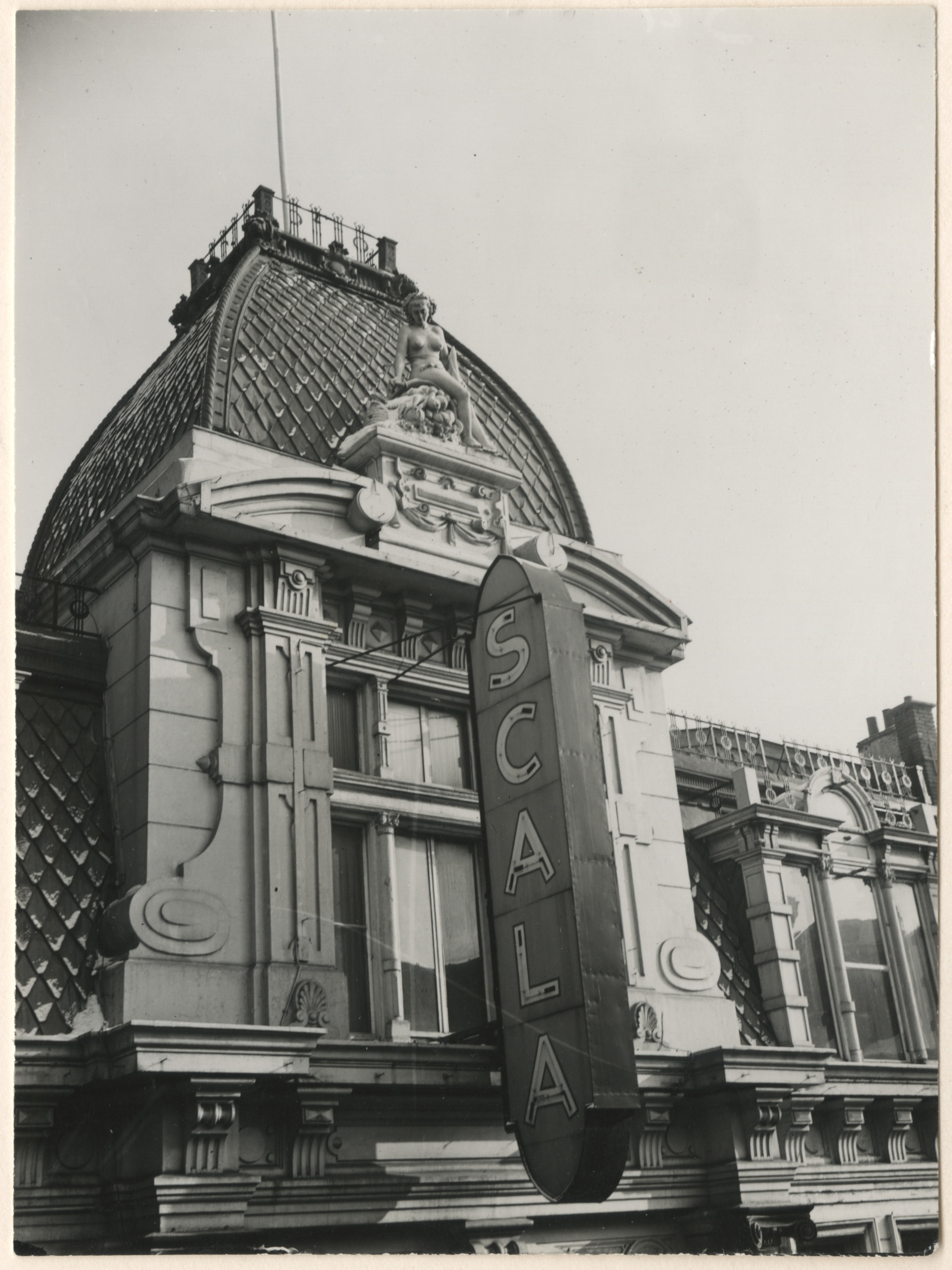 Scala theater, maker: W.F. van Oosten, 1955