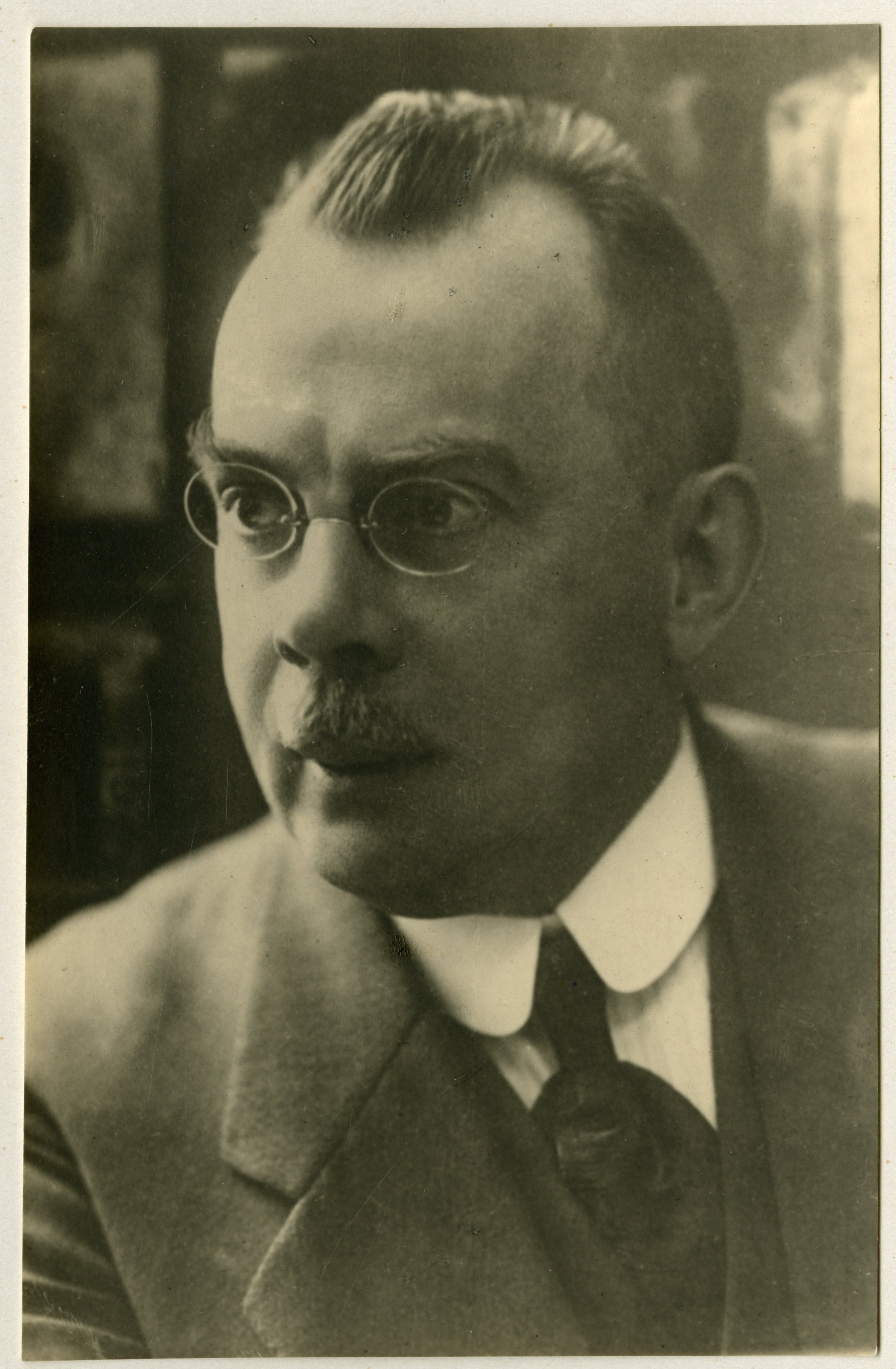 A.W.M.J. Veraart, 'regenmaker'. Foto: 1930, maker onbekend