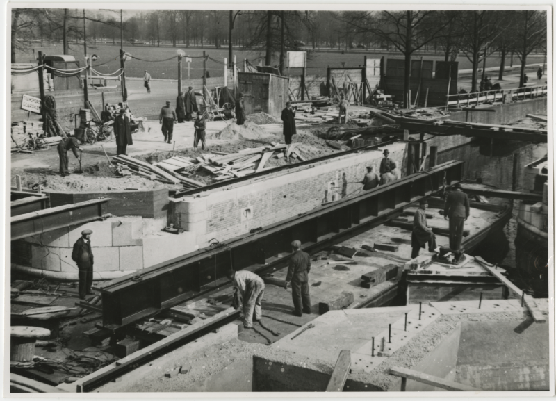 Herstelwerkzaamheden aan de Dierentuinbrug door Smulders Gusto Schiedam, 1939, foto Dienst der gemeentewerken