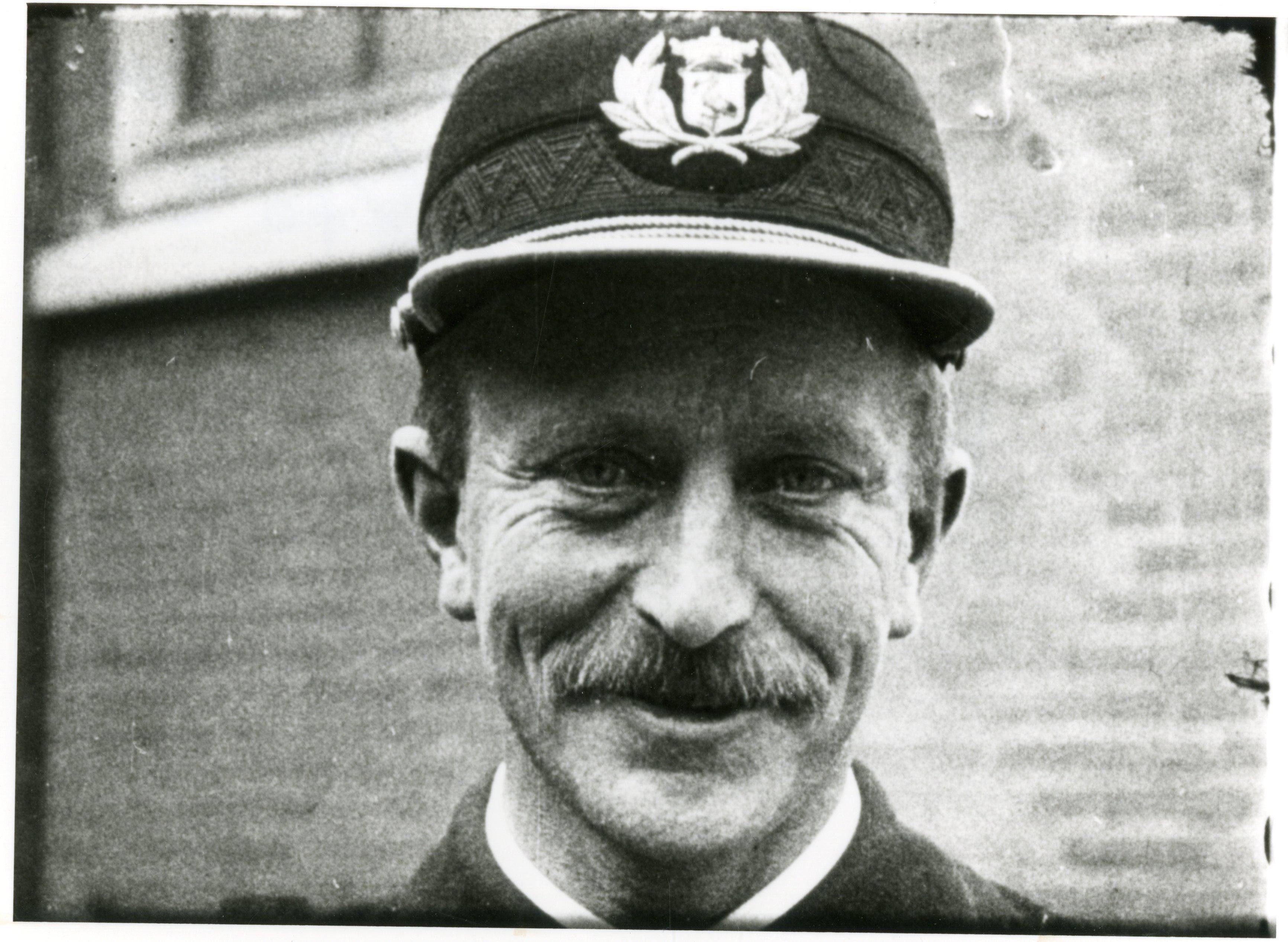 Spoelstra, de 1e brandmeester van de Haagse brandweer in 1919, maker onbekend Spoelstra, de 1e brandmeester van de Haagse brandweer in 1919, maker onbekend